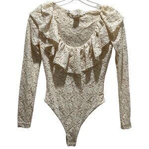 Caché Vintage Rare Ivory Stretch Lace Bodysuit with Scoop Neck Ruffle - Small